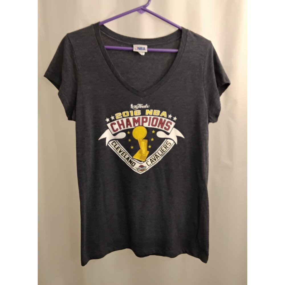 Cleveland Cavaliers Official NBA 2016 Champions womens TShirt, size XL